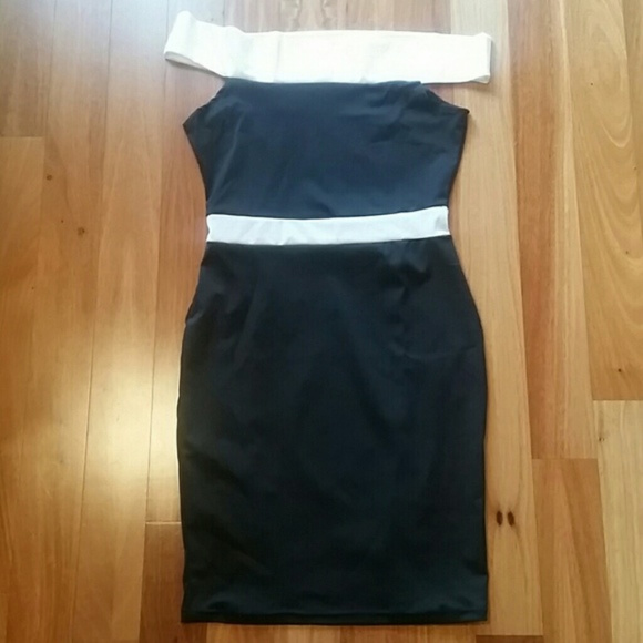 NWOT Off The Shoulder Sheath Dress - Picture 7 of 7